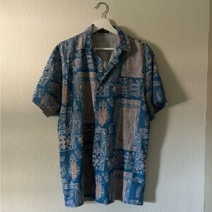 Men’s Blue Paisley Patterned Short-Sleeve Button-Down Shirt